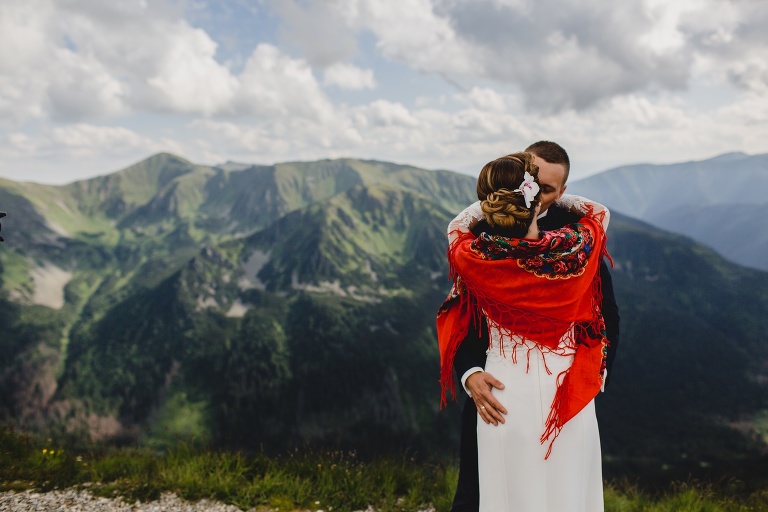 Iza i Michał - Sesja Ślubna w Tatrach 229 fotografia ślubna bochnia, Kasprowy, oryginalny plener ślubny, Robert Bereta, Sesja na Kasprowym, sesja ślubna, Sesja w górach, sesja w tatrach, Tatry