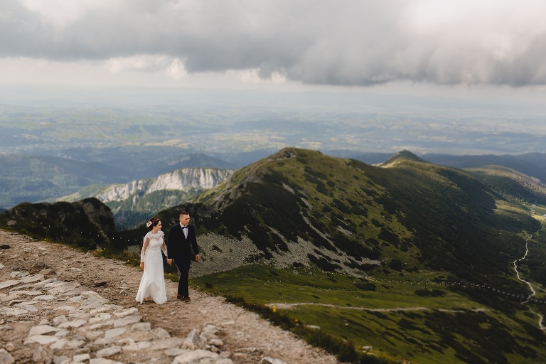 Iza i Michał - Sesja Ślubna w Tatrach 247 fotografia ślubna bochnia, Kasprowy, oryginalny plener ślubny, Robert Bereta, Sesja na Kasprowym, sesja ślubna, Sesja w górach, sesja w tatrach, Tatry