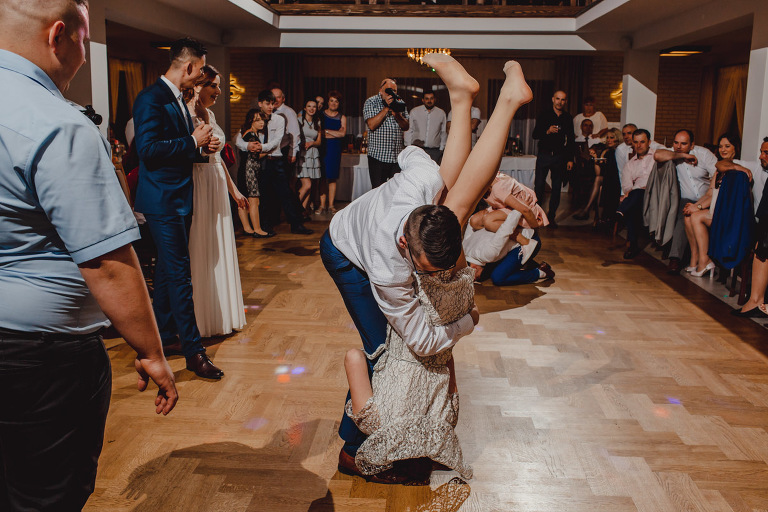 Aga i Artur Reportaż | Wiwenda | Bochnia - Połom Duży 899 oryginalny plener ślubny, Połom Duży, Sesja, sesja ślubna, sesja w szklarni, wedding session, wesele, Wiwenda, zdjęcia ślubne