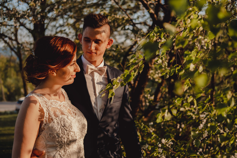 Aga i Artur Reportaż | Wiwenda | Bochnia - Połom Duży 913 oryginalny plener ślubny, Połom Duży, Sesja, sesja ślubna, sesja w szklarni, wedding session, wesele, Wiwenda, zdjęcia ślubne