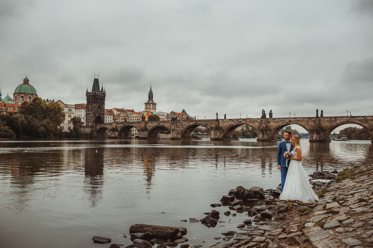 Monika i Rafał - Sesja ślubna w Pradze 47 fotografia ślubna bochnia, fotografia ślubna kraków, oryginalny plener ślubny, plener ślubny, Praga, Robert Bereta, Sesja, sesja ślubna, Sesja ślubna w Pradze, sesja ślubna zagraniczna, zdjęcia rustykalne