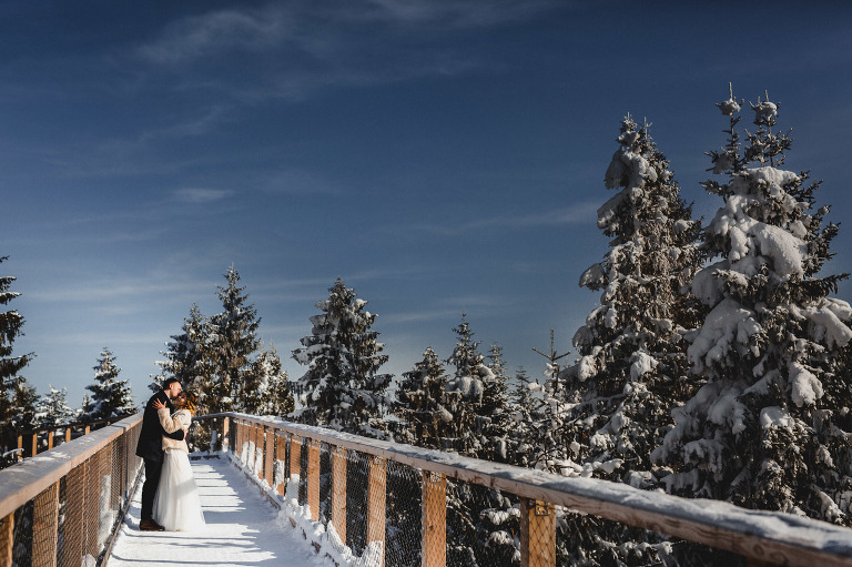 Asia I Grzesiek - Zimowa Sesja Ślubna 31 Bieszczady, chodnik koronami, chodnik koronami drzew, chodnik korunami stromov, Fotograf ślubny, fotograf ślubny Kraków, Fotograf śluby Warszawa, fotografia ślubna bochnia, fotografia ślubna kraków, oryginalny plener ślubny, plener ślubny, Robert Bereta, ścieżka koronami drzew, Sesja, sesja ślubna, Sesja w górach, sesja w tatrach, sesja w zimie, szlak koronami drzew, słowacja, Tatry, wedding session, wesele, zdjęcia rustykalne, zdjęcia ślubne, zimowa sesja ślubna