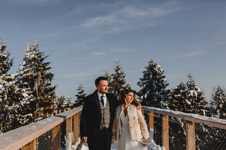 Asia I Grzesiek - Zimowa Sesja Ślubna 41 Bieszczady, chodnik koronami, chodnik koronami drzew, chodnik korunami stromov, Fotograf ślubny, fotograf ślubny Kraków, Fotograf śluby Warszawa, fotografia ślubna bochnia, fotografia ślubna kraków, oryginalny plener ślubny, plener ślubny, Robert Bereta, ścieżka koronami drzew, Sesja, sesja ślubna, Sesja w górach, sesja w tatrach, sesja w zimie, szlak koronami drzew, słowacja, Tatry, wedding session, wesele, zdjęcia rustykalne, zdjęcia ślubne, zimowa sesja ślubna