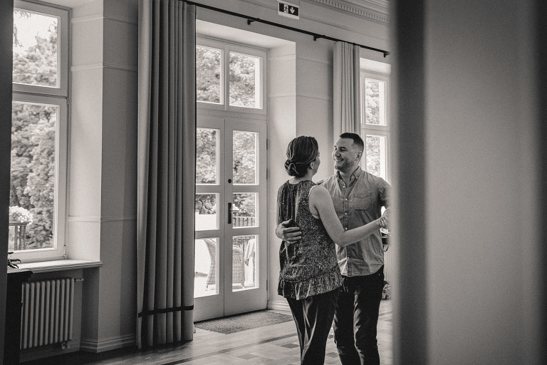 Maria i Michael - Reportaż Ślubny w Pałacu Minoga - Ślub Polsko - Angielski 11 fotograf ślubny Kraków, Fotograf śluby Warszawa, fotografia ślubna bochnia, fotografia ślubna kraków, oryginalny plener ślubny, Pałac Minoga, Pałac za Krakowem, plener ślubny, Ślub Polsko - Angielski, wedding session, wesele, Wesele za Krakowem, zdjęcia ślubne